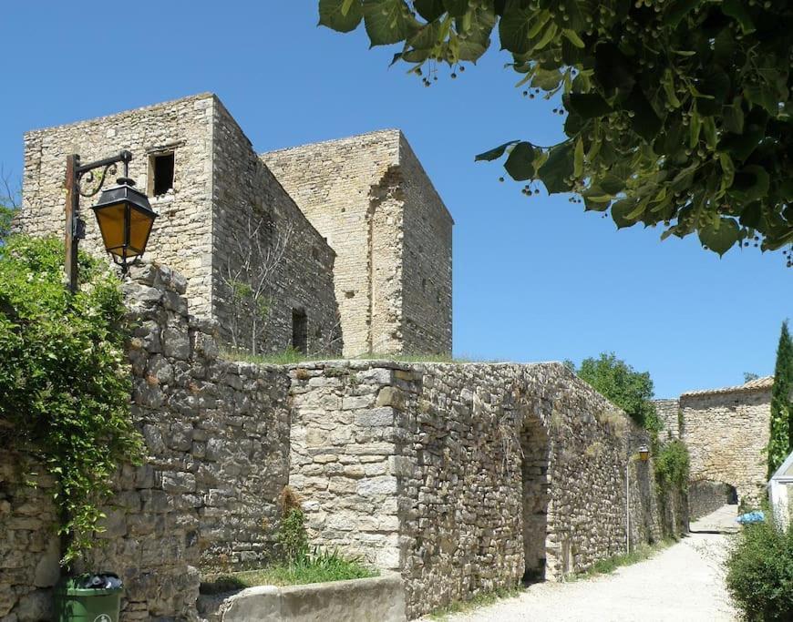 Mazet En Provence Pour 4, Piscine Chauffee Privee, Jardin Clos Prive, Barbecue, Chiens Admis Sainte-Jalle 外观 照片