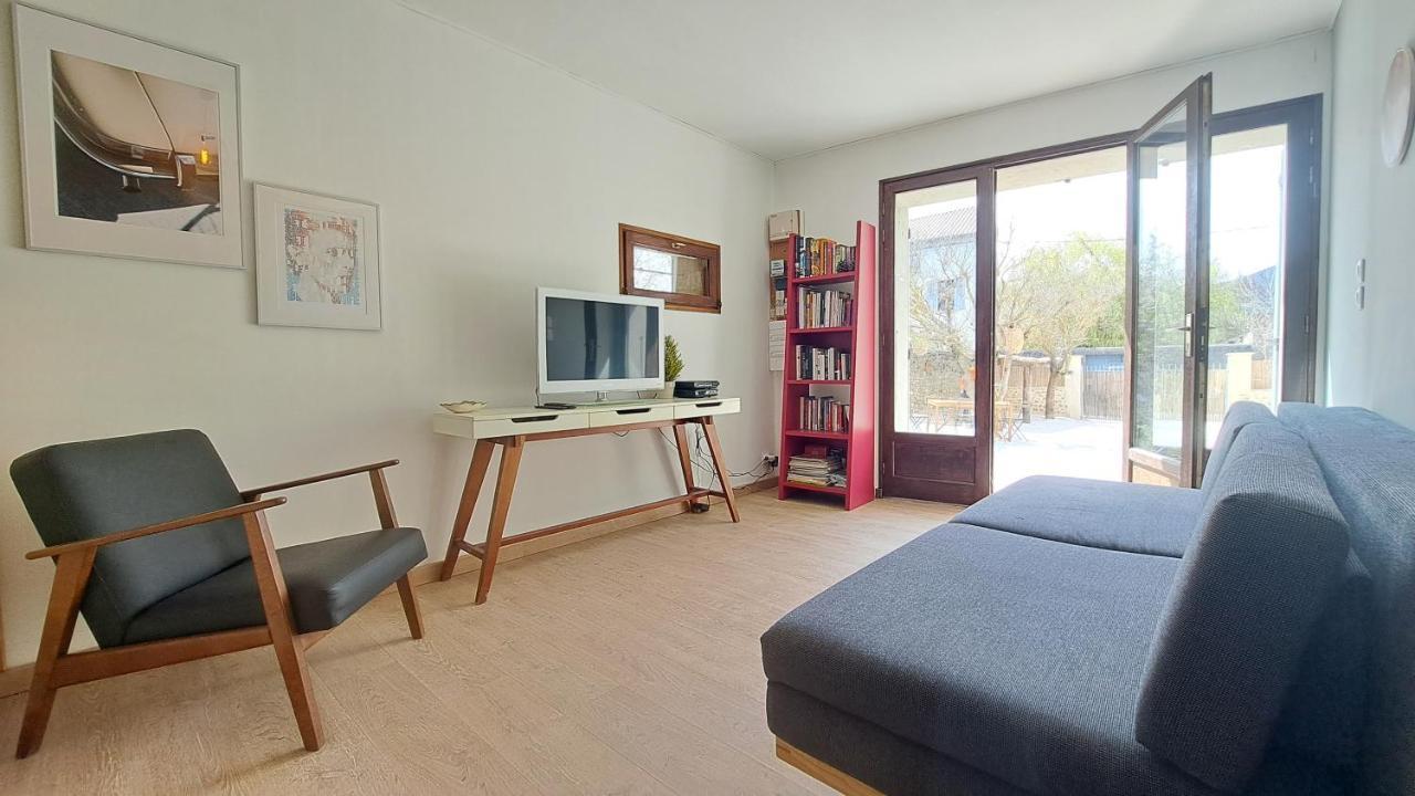 Mazet En Provence Pour 4, Piscine Chauffee Privee, Jardin Clos Prive, Barbecue, Chiens Admis Sainte-Jalle 外观 照片