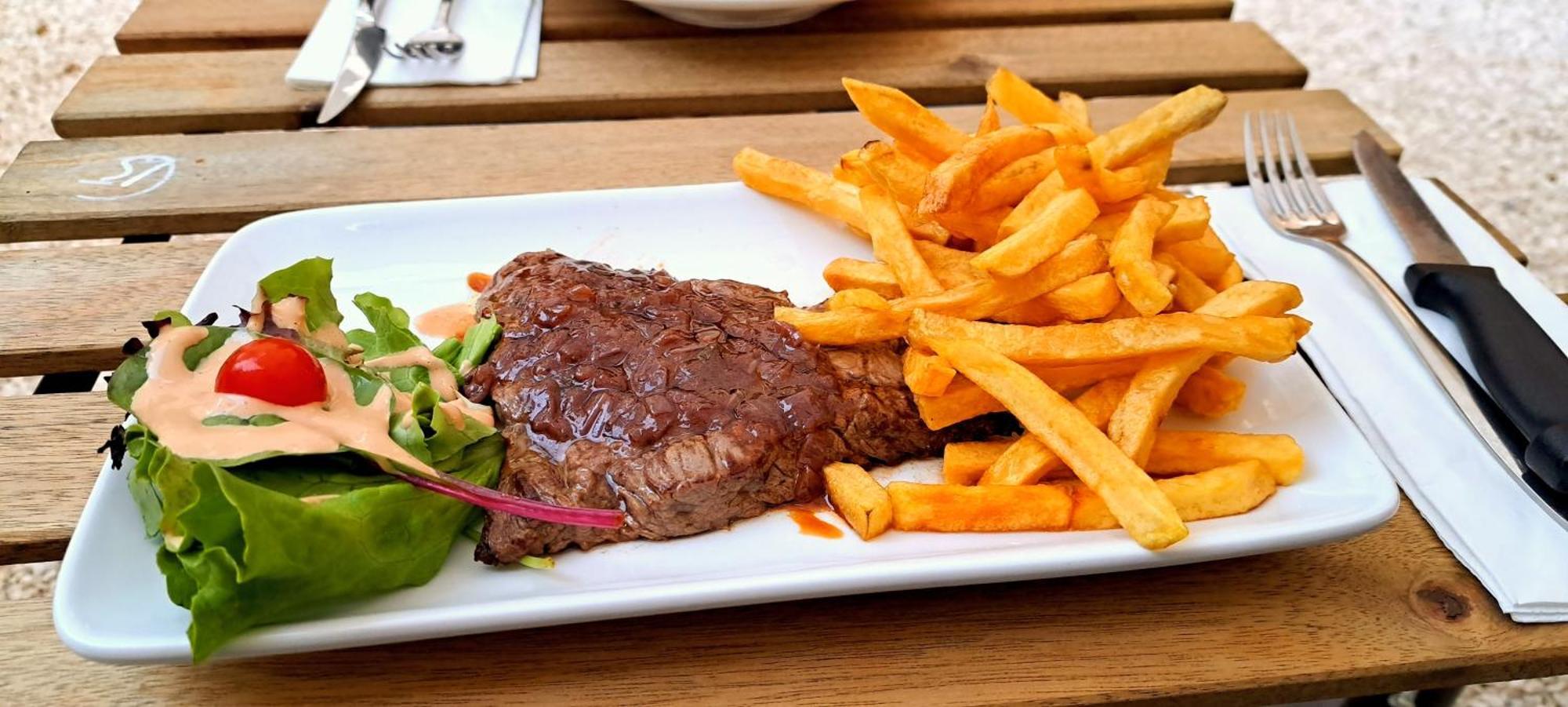 Mazet En Provence Pour 4, Piscine Chauffee Privee, Jardin Clos Prive, Barbecue, Chiens Admis Sainte-Jalle 外观 照片